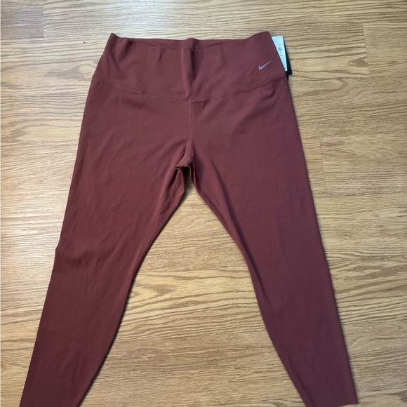 Nike Zenvy
Women's Gentle-Support High-Waisted 7/8 Leggings - Picture 7 of 8